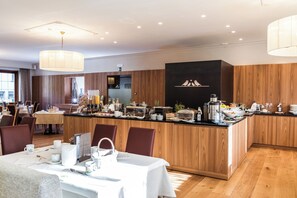 Petit déjeuner buffet compris tous les jours