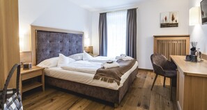 Chambre Double Confort, balcon, vue montagne