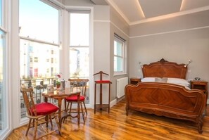 Chambre majestueuse double, baignoire Ă remous | AccĂšs au Wi-Fi (inclus)