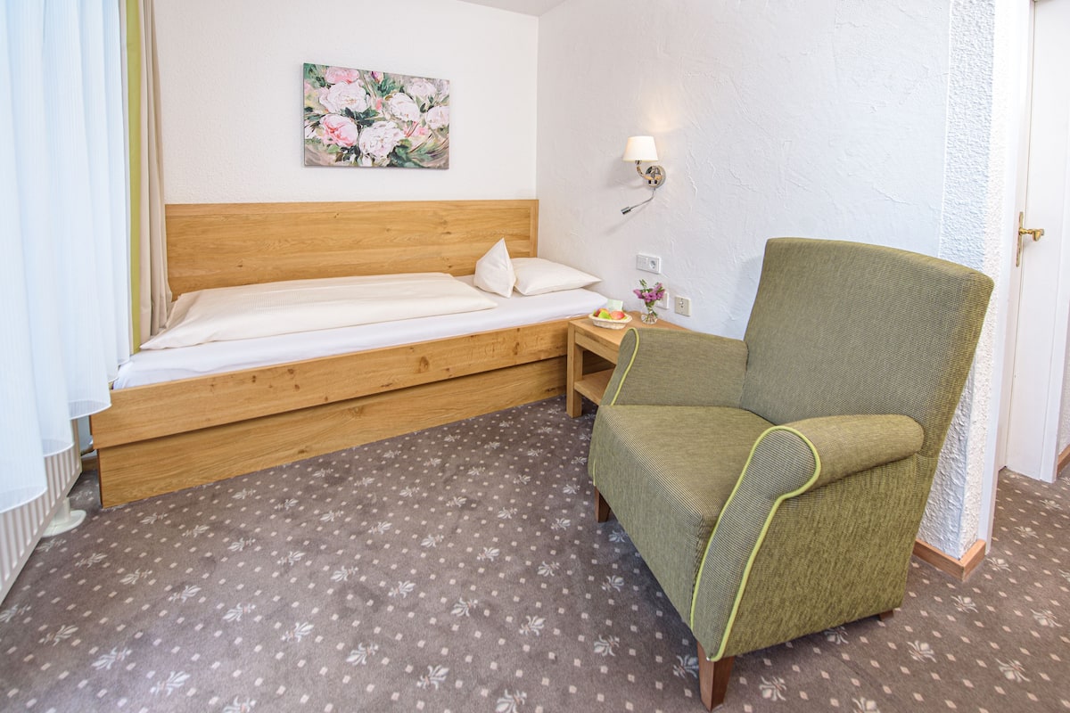 Standaard eenpersoonskamer | Hypoallergeen beddengoed, een kluis op de kamer