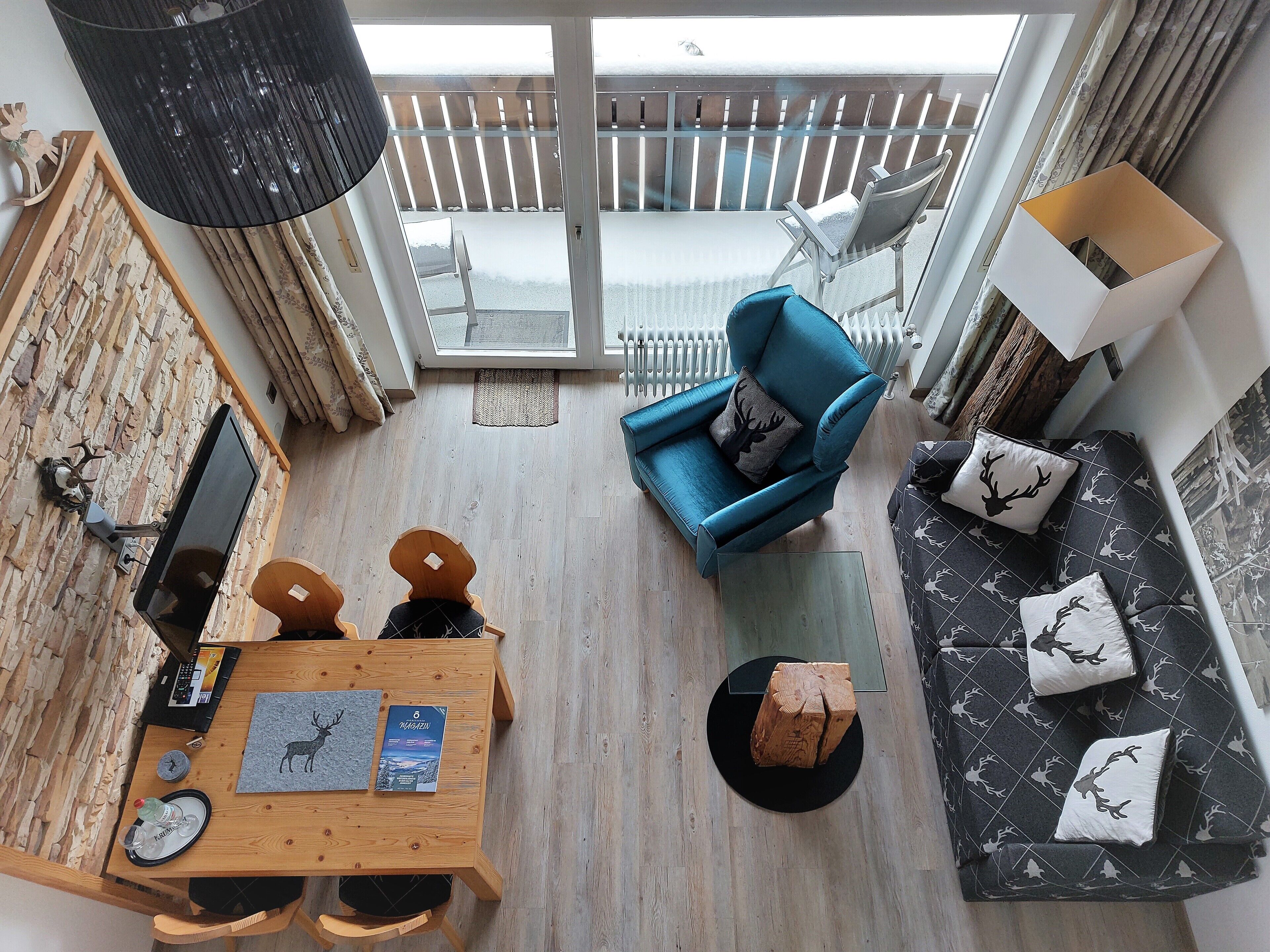 Superior-Suite, 1 Queen-Bett und Schlafsofa | Essbereich im Zimmer