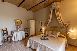 Deluxe Double Room, Private Bathroom, Garden View | Frette Italian sheets, premium bedding, Select Comfort beds - Wine Resort Colsereno (Montalcino)