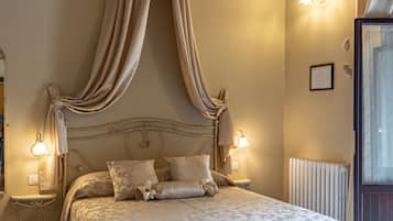 Deluxe tweepersoonskamer, privébadkamer, uitzicht op tuin | Italiaanse Frette-lakens, luxe beddengoed, Select Comfort-bedden