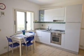 Studio (Mono 6) | Eigene Küche | Herdplatte, Hochstuhl, Kochgeschirr/Geschirr/Besteck