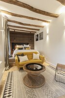 Deluxe Double Room | Premium bedding, down comforters, pillowtop beds, blackout drapes