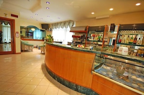 Bar (on property) - Hotel Maestrale (San Benedetto del Tronto)
