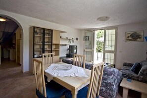 Appartement (B) | Woonruimte | Televisie