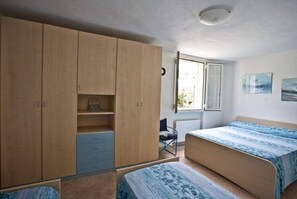 Soundproofing, cots/infant beds