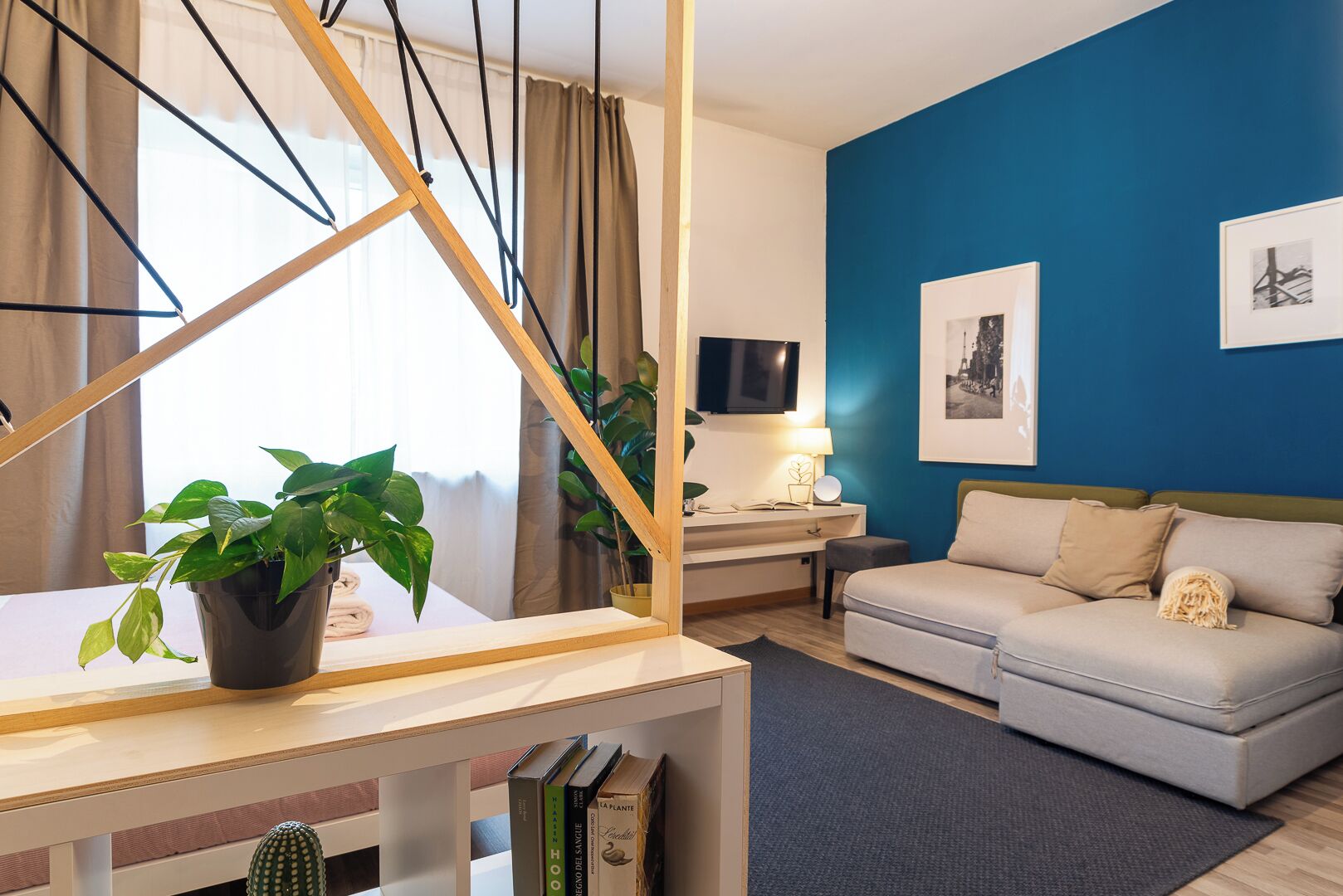 Apartament, 1 dormitori | Escriptori, planxa i posts de planxar, wifi gratuïta i roba de llit 