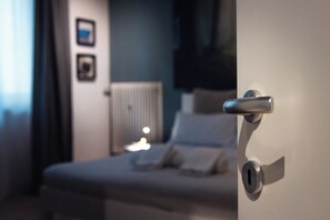 Appartement Deluxe, 1 chambre | Bureau, fer et planche à repasser, Wi-Fi gratuit, draps fournis
