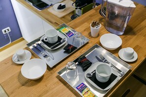 Appartement, 1 chambre (Avio) | Cuisine privée | Réfrigérateur, micro-ondes, plaque de cuisson, cafetière/bouilloire