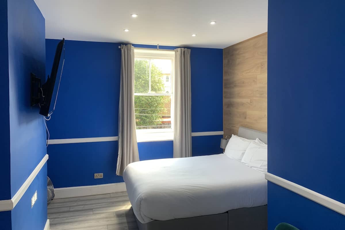 Family Room | Iron/ironing board (on request), WiFi (free)
