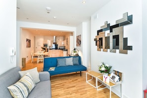 Luxury Apartment, 2 Bedrooms | Living area