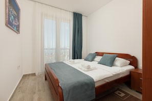 1 chambre, coffres-forts dans les chambres, bureau