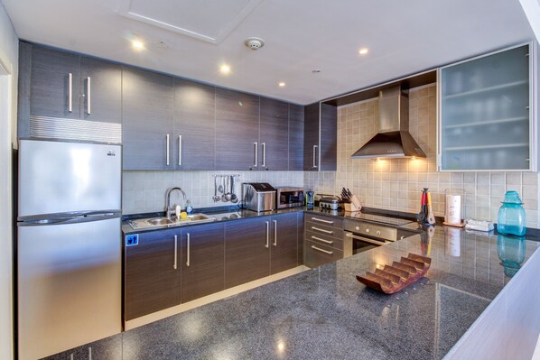 Superior Apartment, 1 Bedroom, Private Bathroom, Ocean View | Private kitchen | Fridge, microwave, oven, stovetop - Fishing Lodge 01 (Punta Cana)