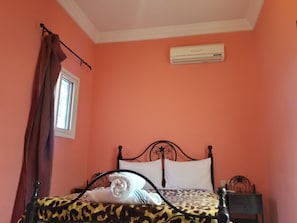 Basic-Haus, 4 Schlafzimmer, Poolblick (Riad) | 4 Schlafzimmer, kostenloses WLAN, Bettwäsche