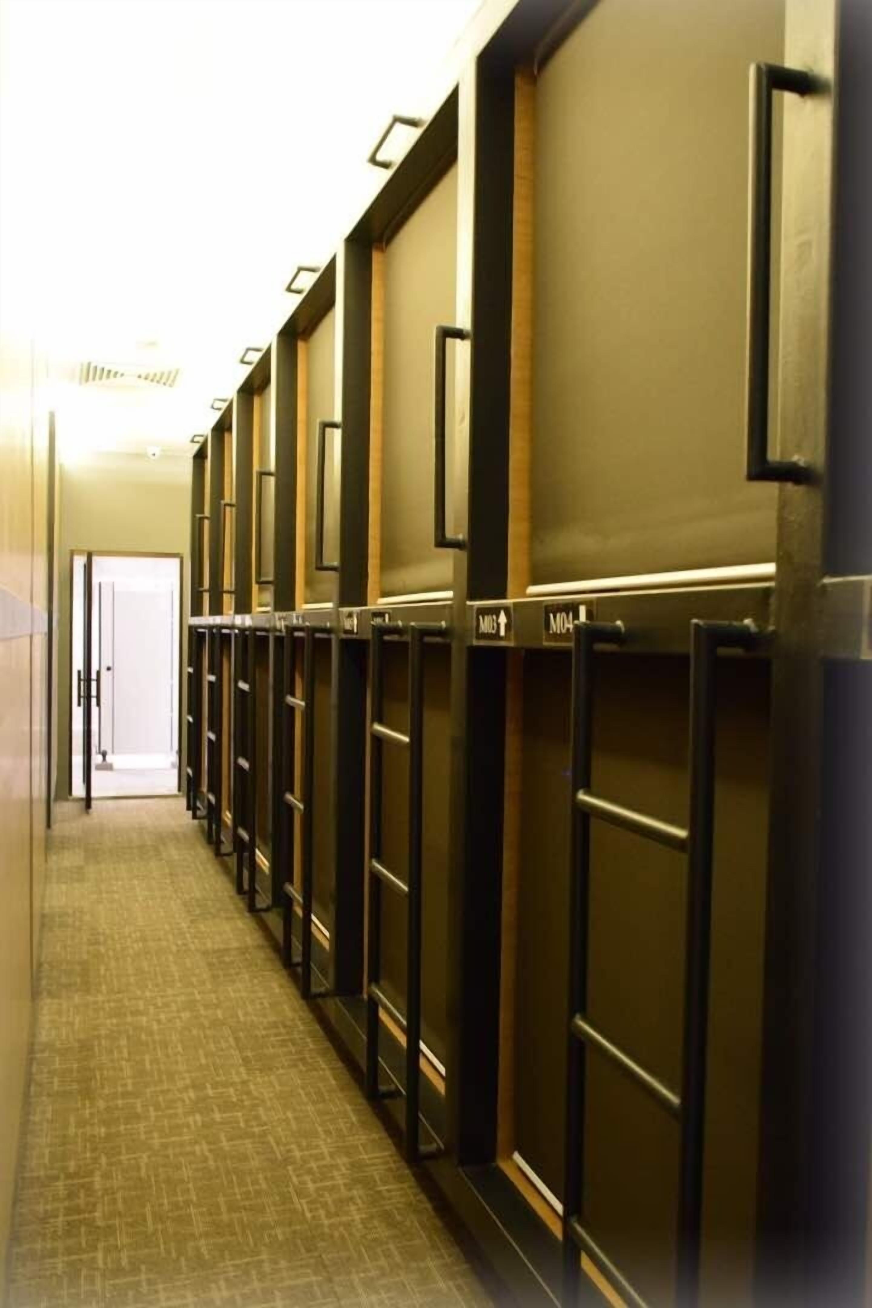 basic shared dormitory, men only (6-hours use) | free wifi