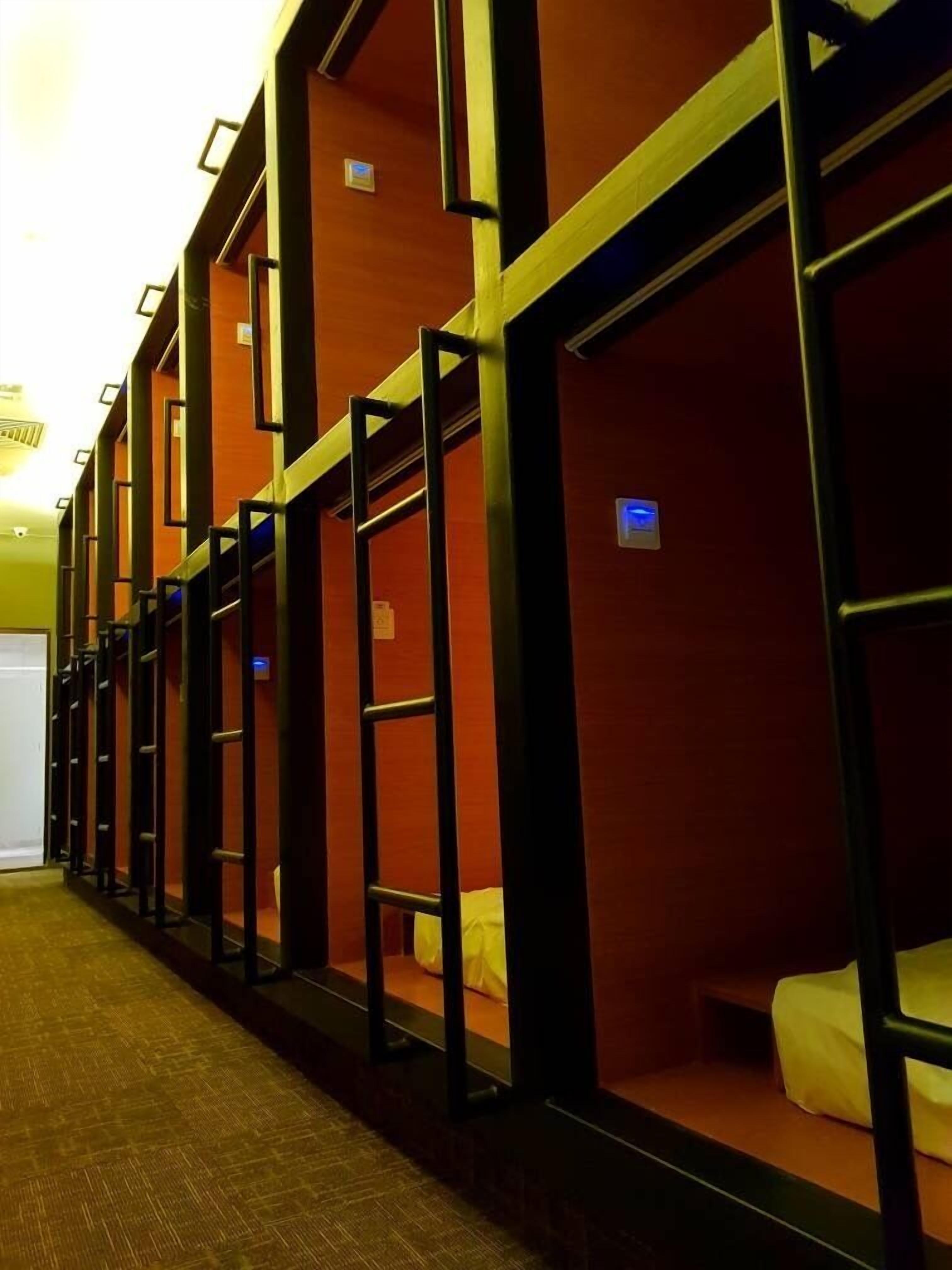 basic shared dormitory, women only (6-hours use) | free wifi