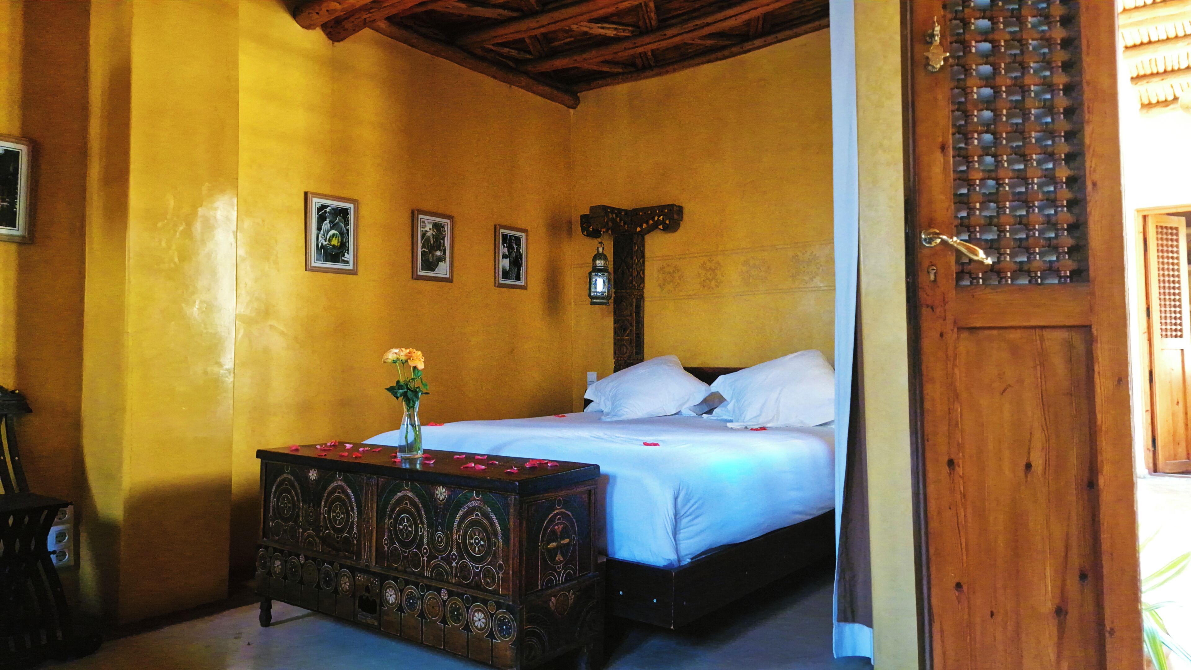 Ropa de cama de alta calidad y minibar 