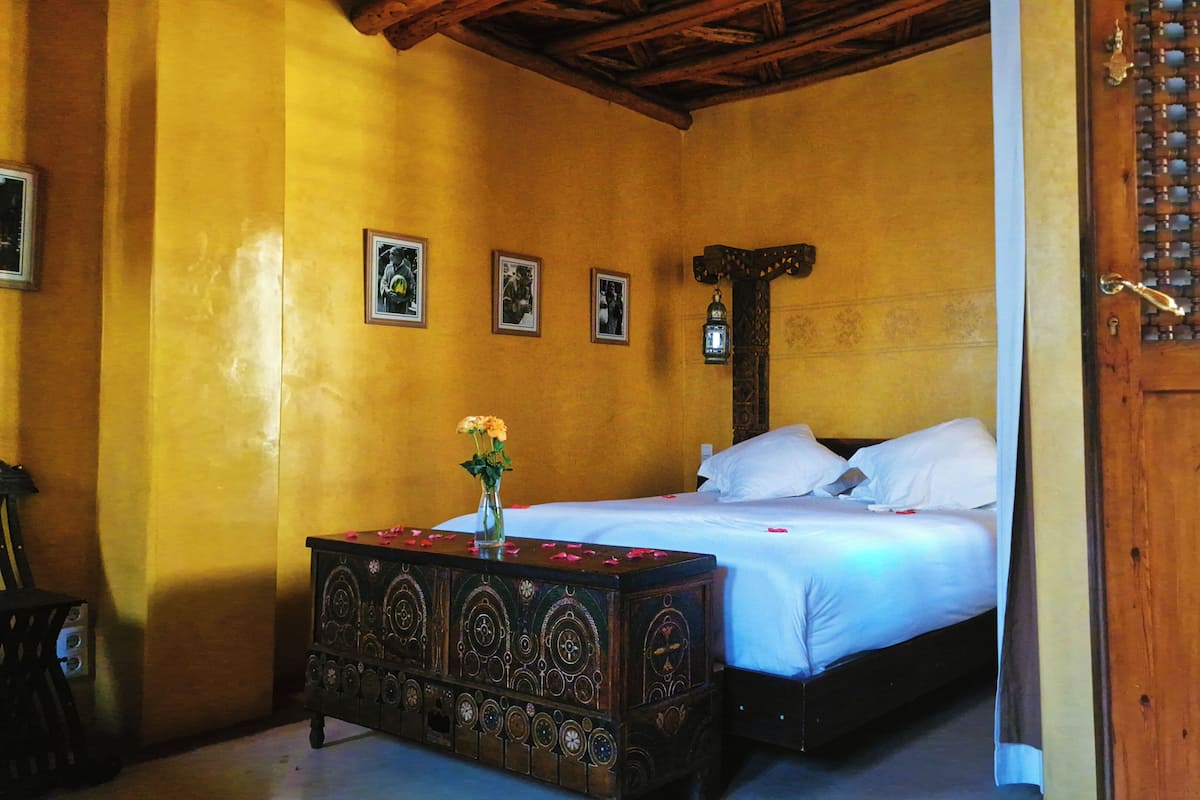 Ropa de cama de alta calidad y minibar