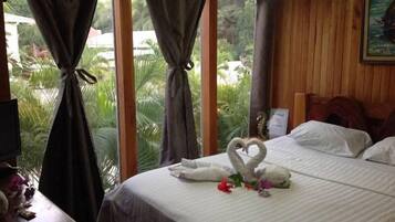 Kamar Double, 1 Tempat Tidur Double, Bebas Asap Rokok, kamar mandi umum | Wi-Fi gratis dan seprai linen