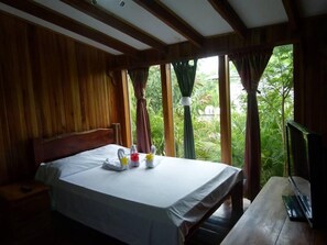 Kamar Triple Klasik, Beberapa Tempat Tidur, Bebas Asap Rokok, kamar mandi pribadi | Wi-Fi gratis dan seprai linen