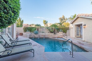 �独立别墅, 4 间卧室 | 泳池 | 恒温泳池