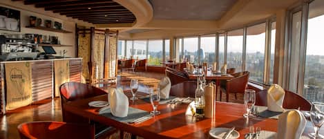 2 restaurants, breakfast, lunch, dinner served; international cuisine