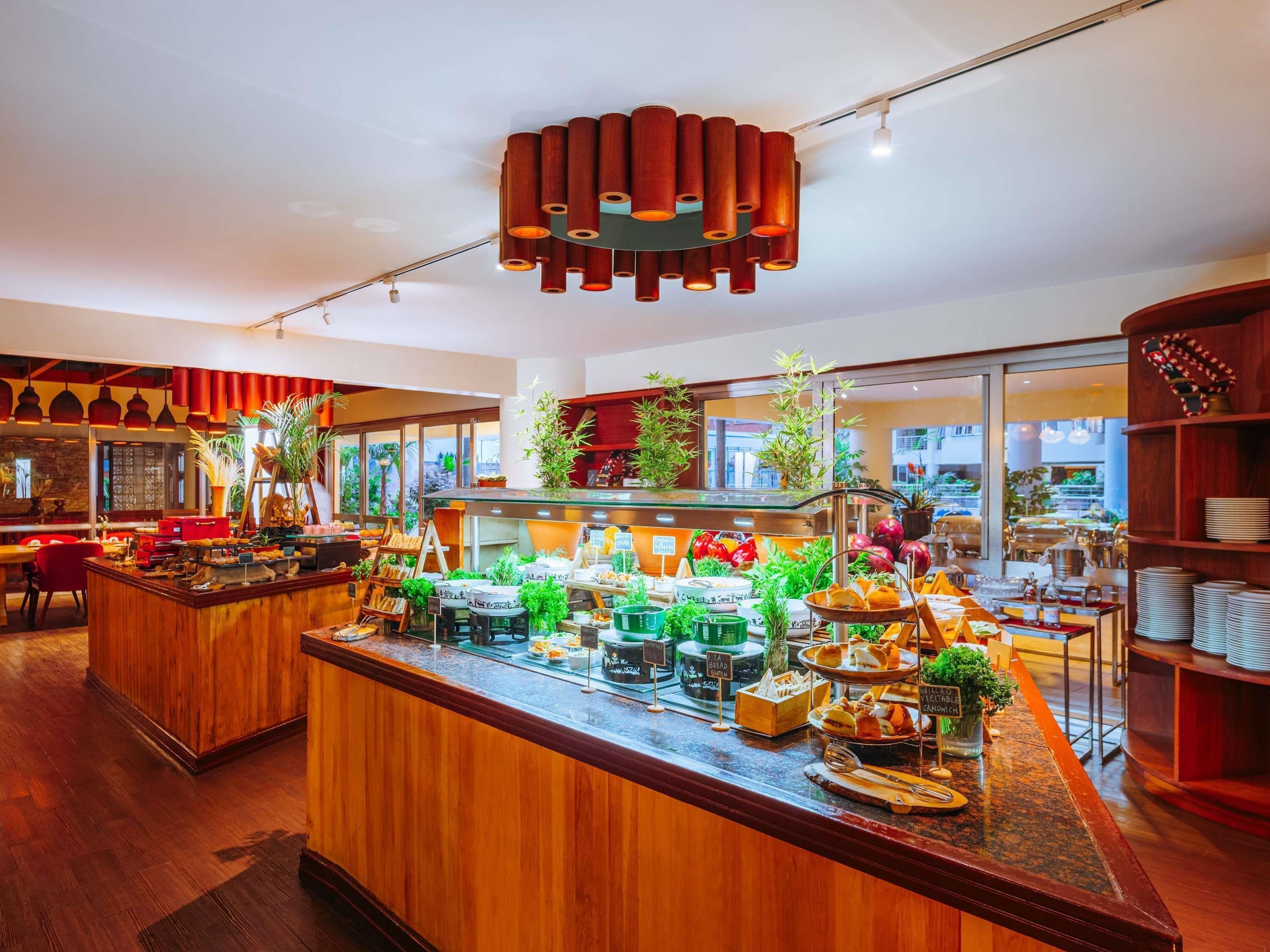 Daily buffet breakfast for a fee