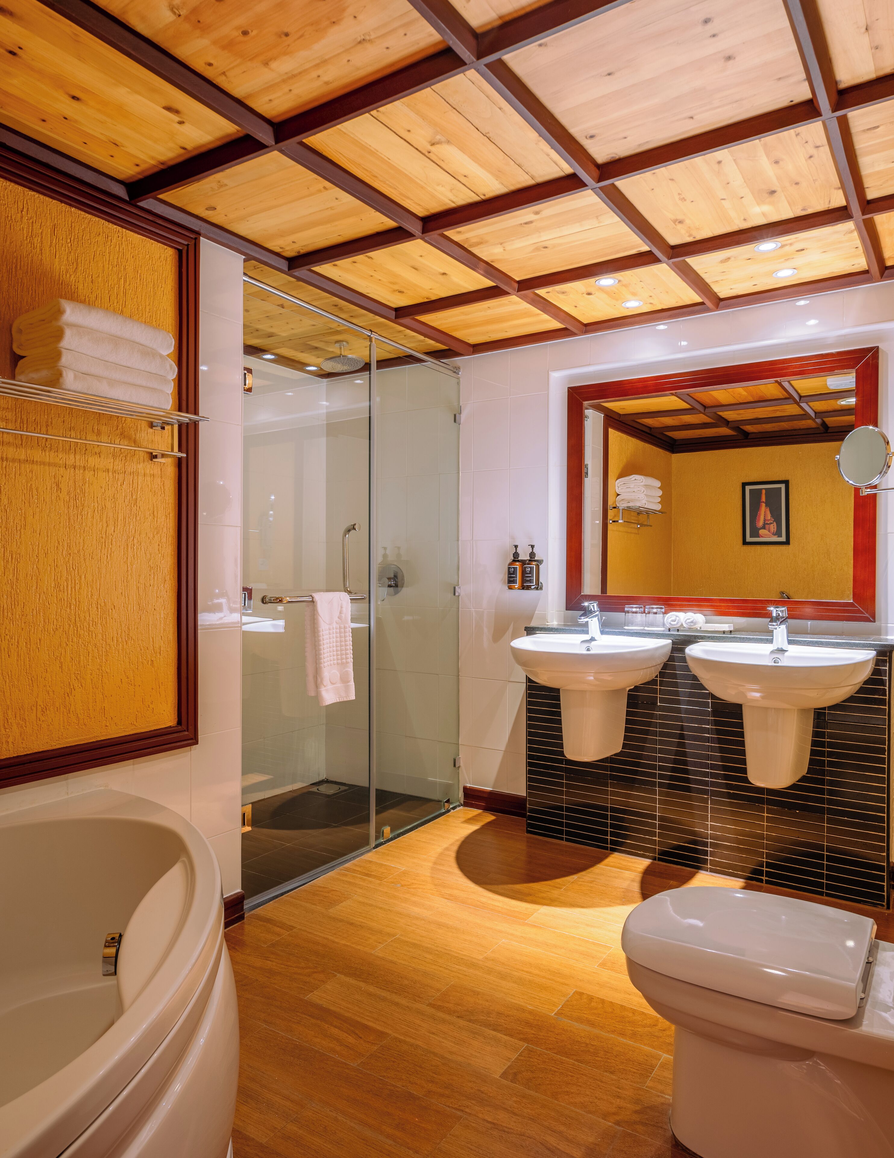 Superior Room, 1 King Bed | Bathroom | Deep-soaking bathtub, rainfall showerhead, eco-friendly toiletries