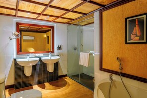 Suite Presidensial, 2 Tempat Tidur Double | Kamar mandi | Bathtub besar dan pancuran hujan