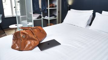 Studio Suite, 1 Bedroom, Kitchenette | 1 bedroom, premium bedding, in-room safe, desk