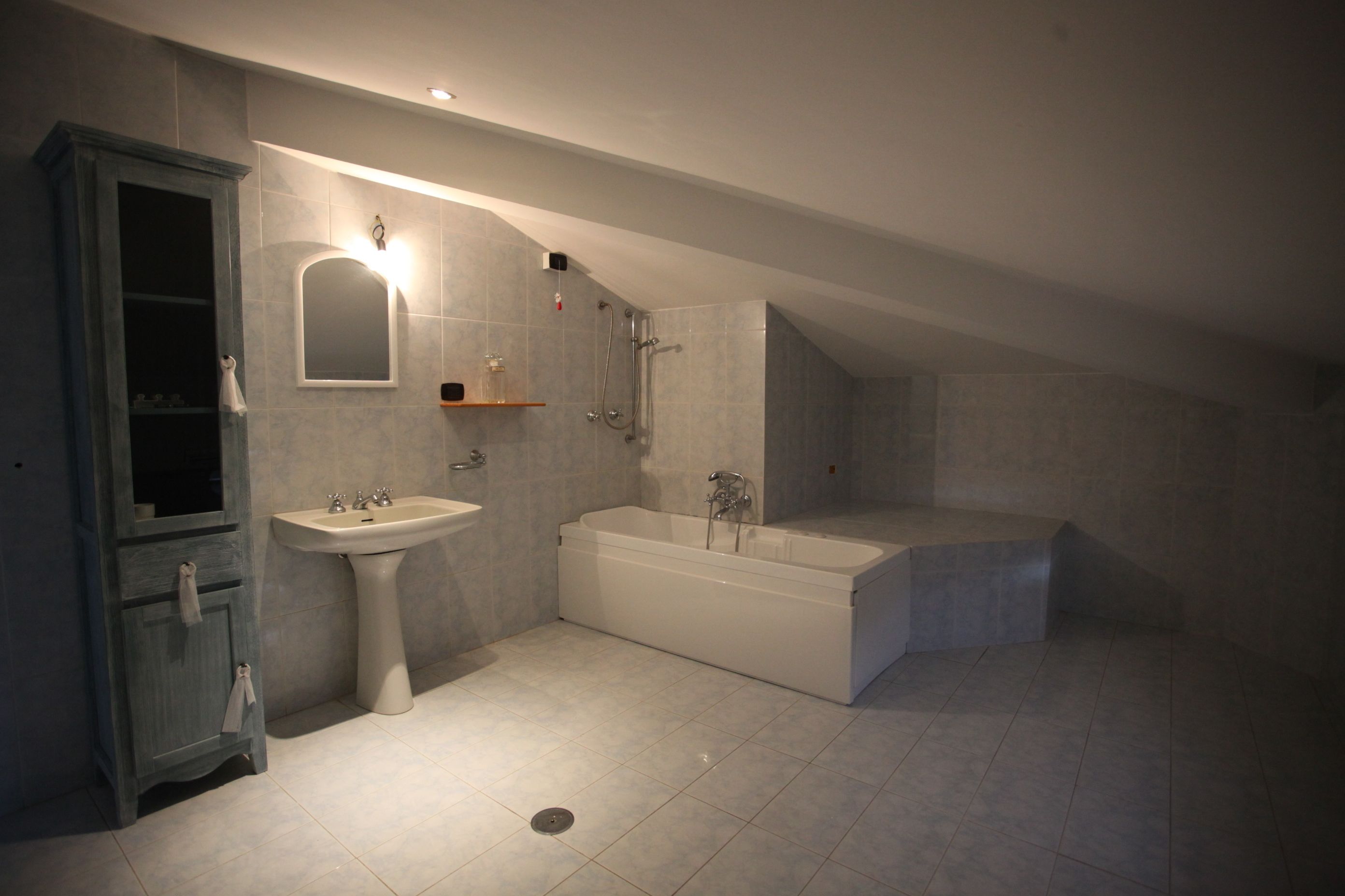 Suite | Baño | Regadera, amenidades de baño gratuitas, secadora de cabello, bidet 