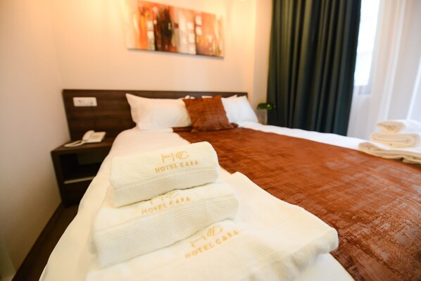 Deluxe Apartment | In-room safe, desk, soundproofing, rollaway beds - Hotel Cara 1928 (Skopje)