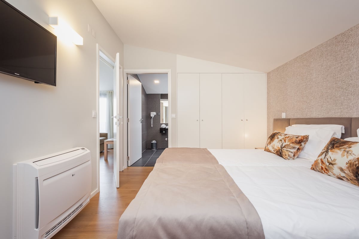 Departamento | Minibar, caja de seguridad en la habitación y escritorio