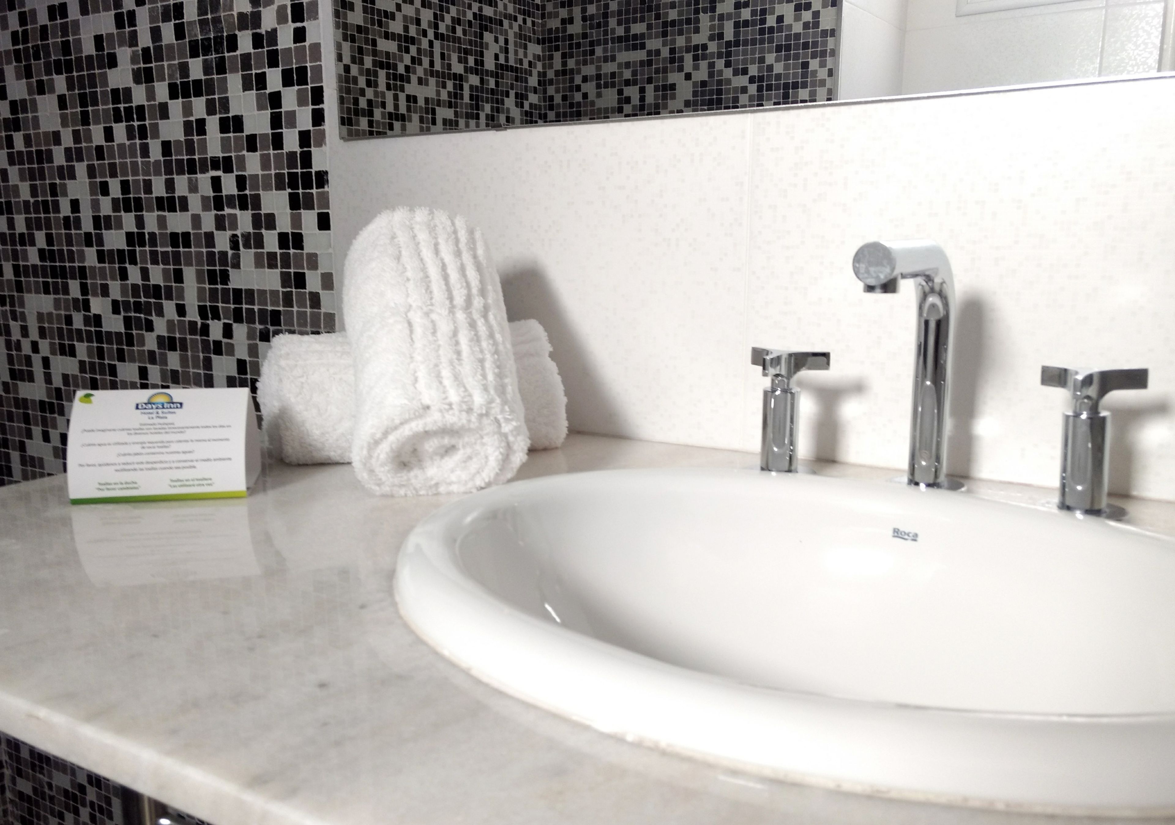 shower, rainfall showerhead, free toiletries, hair dryer