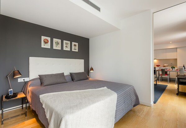 Standard-Apartment, 1 Schlafzimmer | Daunenbettdecken, Zimmersafe, Bügeleisen/Bügelbrett, kostenloses WLAN