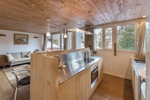 Fridge, microwave, oven, stovetop - Chalet d'autore - Corte delle Dolomiti - 5 beds (Borca di Cadore)