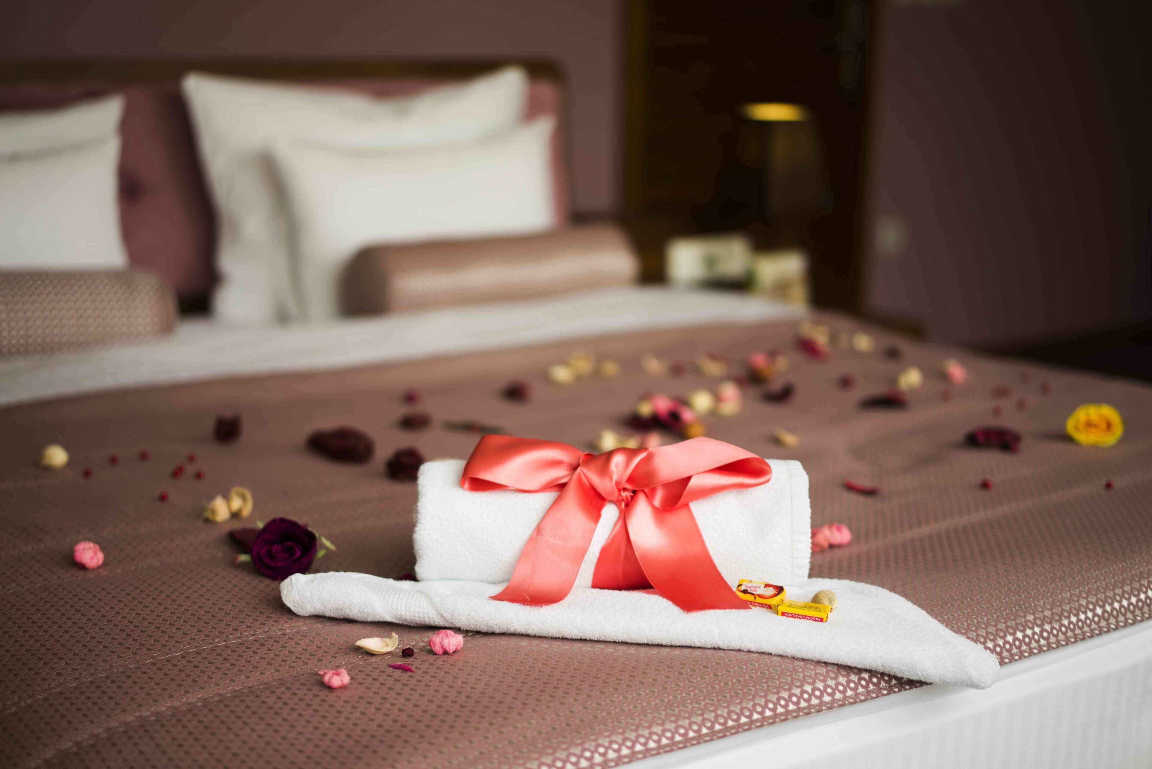 Down comforters, pillowtop beds, minibar, in-room safe