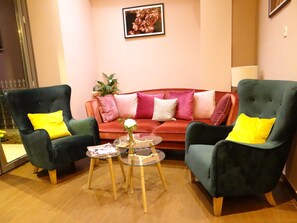 Coin salon dans le hall