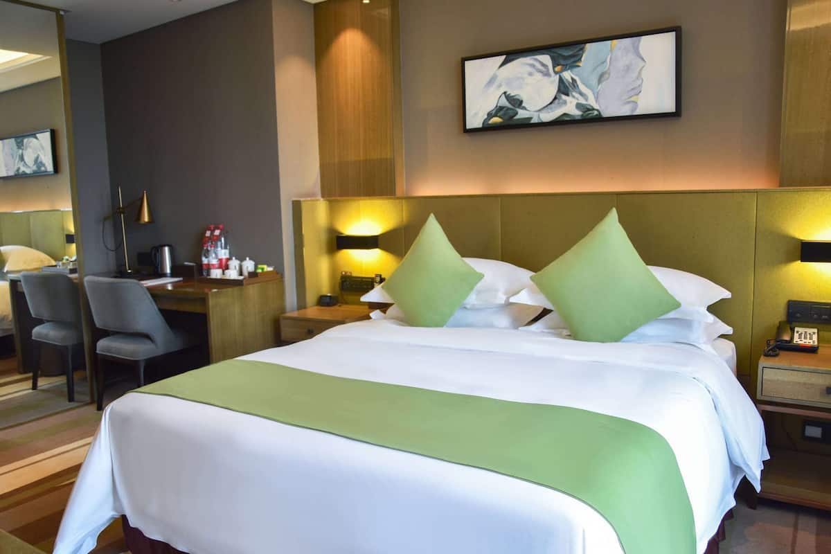 Minibar, in-room safe, laptop workspace, soundproofing