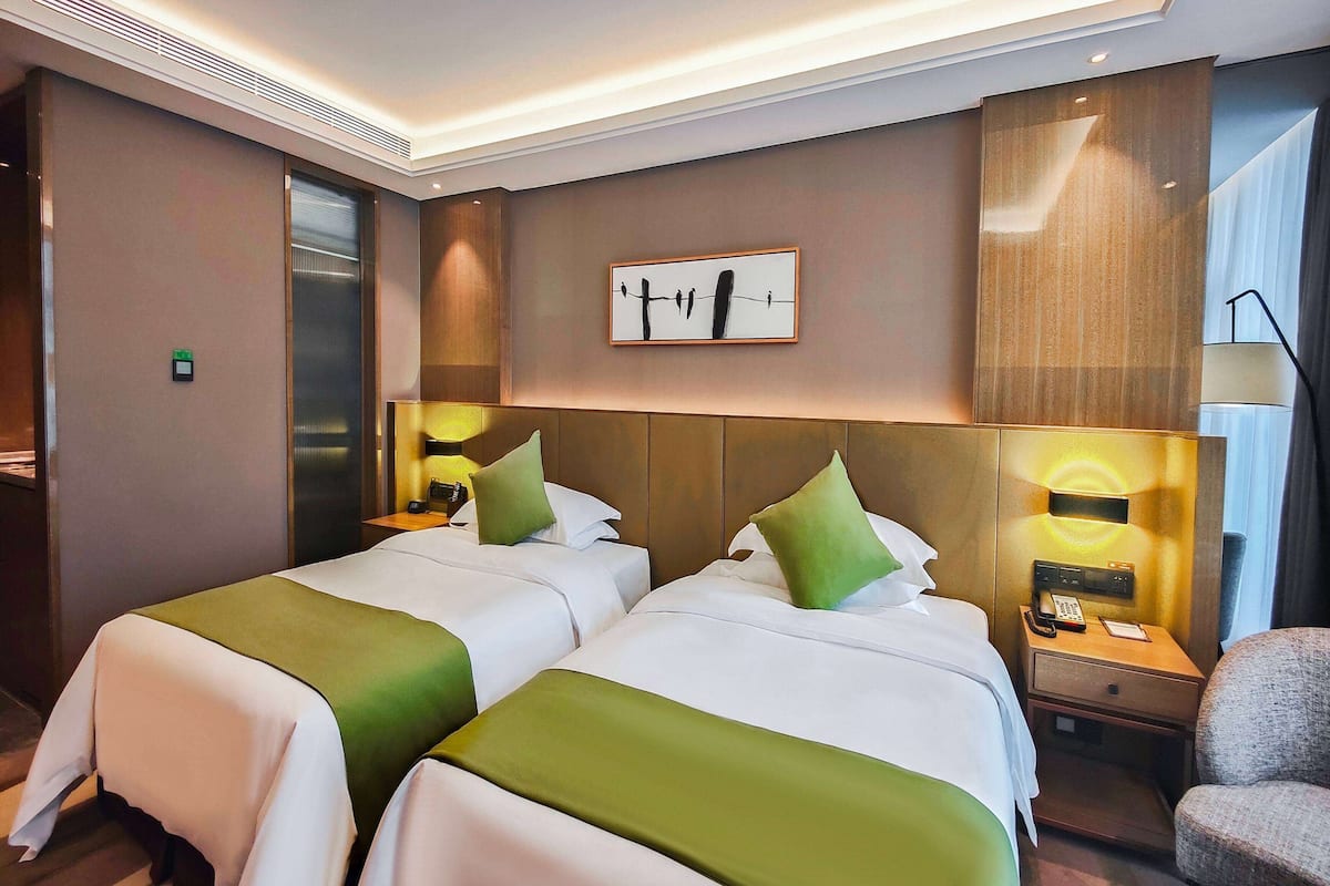 Minibar, in-room safe, laptop workspace, soundproofing