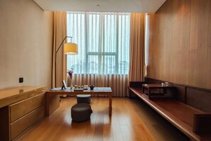Minibar, in-room safe, laptop workspace, soundproofing - Ramada Leshan (Leshan)