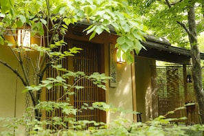 Exterior - Tateshina Ai (Chino)