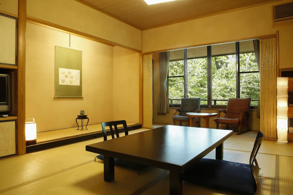 Quarto tradicional (Japanese Style, C type) | Sala de estar | TV de tela plana