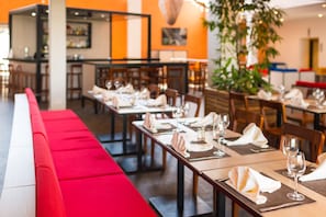 Daily buffet breakfast for a fee - Onomo Hotel Conakry (Conakry)