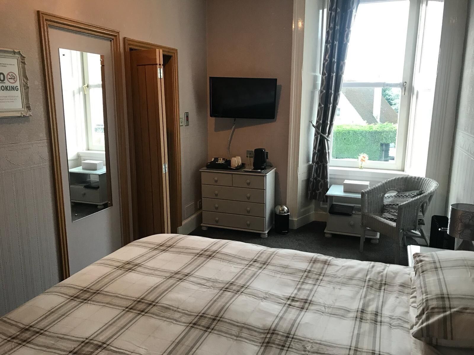 الإطلالة من المنشأة