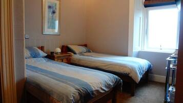 Standard Twin Room, Ensuite (Room 4) | 1 bedroom, WiFi