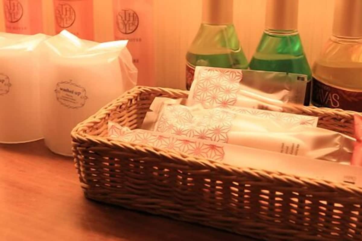 Bathroom amenities