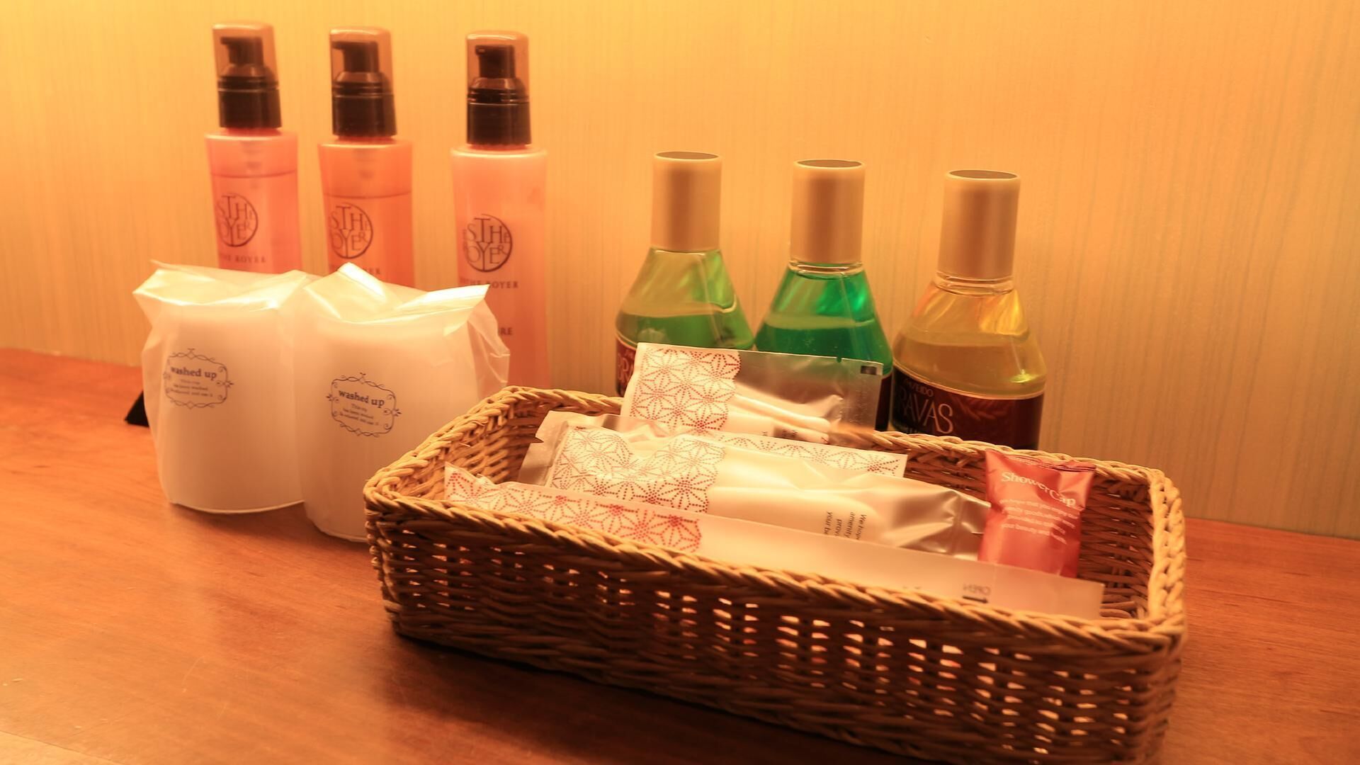 Bathroom amenities